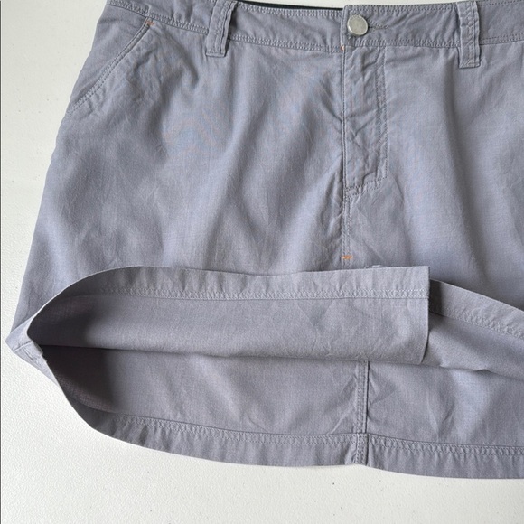 Icebreaker Gray Destiny Skirt Lightweight
Merino Wool Blend - Picture 6 of 16